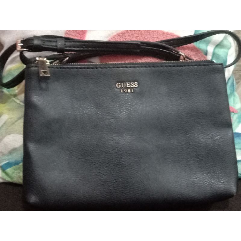 Sling bag Guess