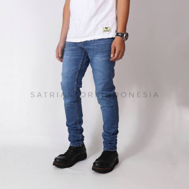 jeans pria skinny