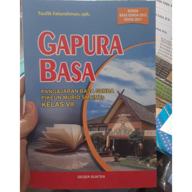 

buku GAPURA BASA KELAS 7