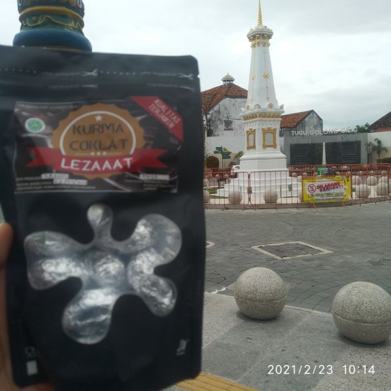 

Kurma Coklat isi Mete Lezaaat