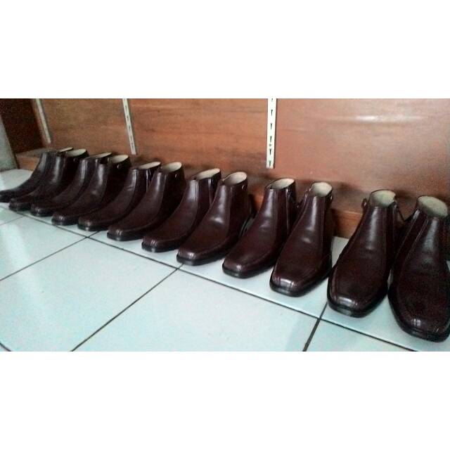 Sepatu PDH coklat kulit