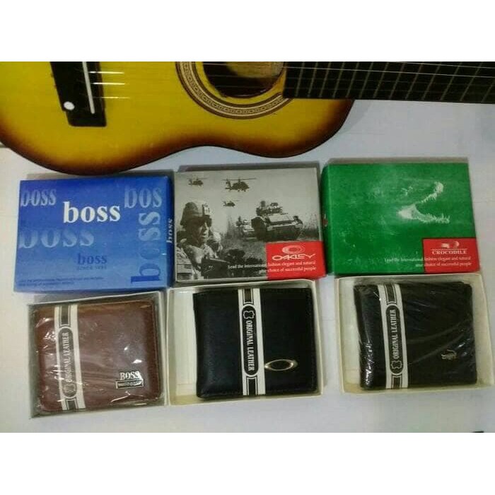 DOMPET KULIT LEVIS LIPAT TERLARIS