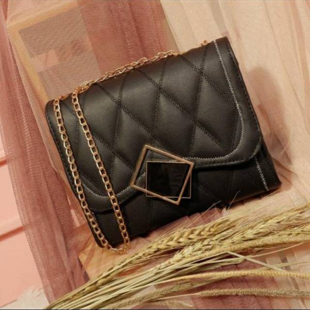 TAS SELEMPANG DIAMOND