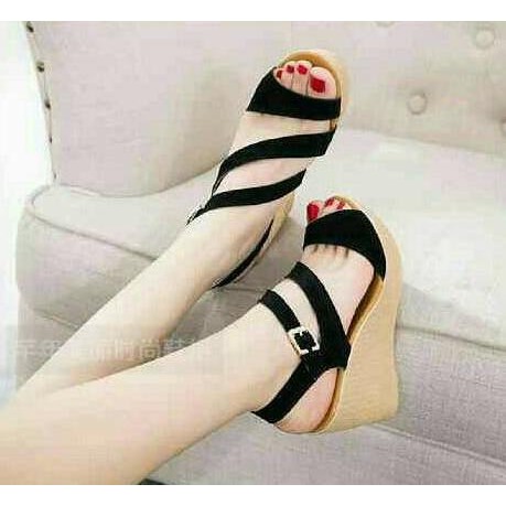 Sandal Sepatu Wedges Pesta Finale Hitam