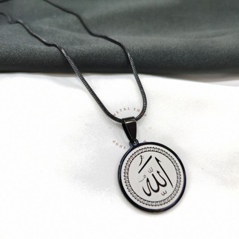 Kalung Titanium Dengan Liontin Lafal Allah Bahan Titanium Anti Karat