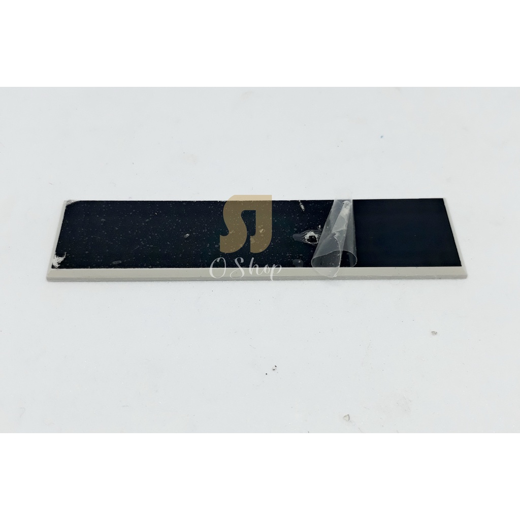 

bahan papan nama dada grafir hitam putih import tebal 2,5 mm