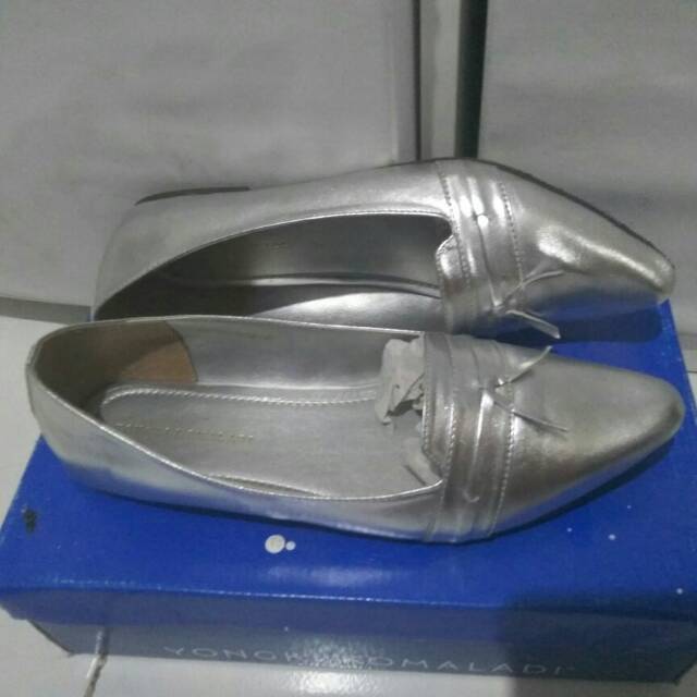 Yongki Komaladi Flat Shoes