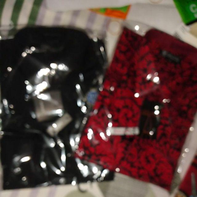 Kemeja Palitto Lengan Panjang Hitam Motif Kembang Merah