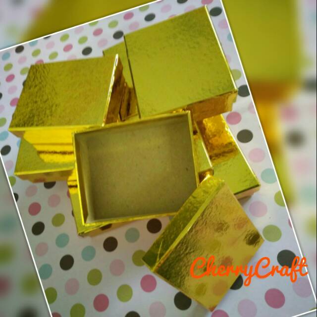 

Kotak Kado Packing Box ukuran 8x7x3 cm GOLD