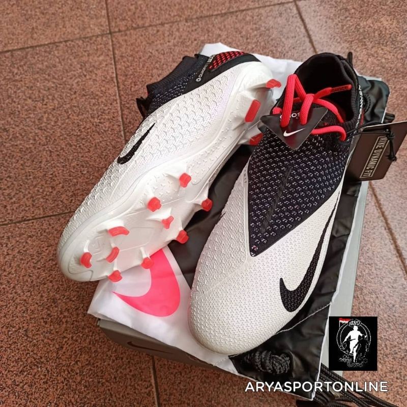 Nike phantom VSN 2 elite FG white black