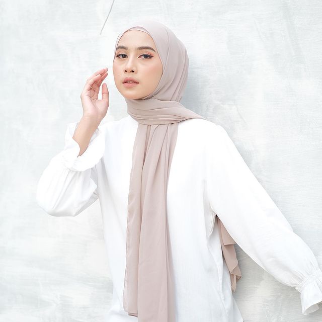 𝗖𝗮𝗿𝗲.𝗶𝗻 Pashmina Lozy Ceruty Babydoll 180x75cm (JAHIT TEPI) PREMIUM QUALITY-Late