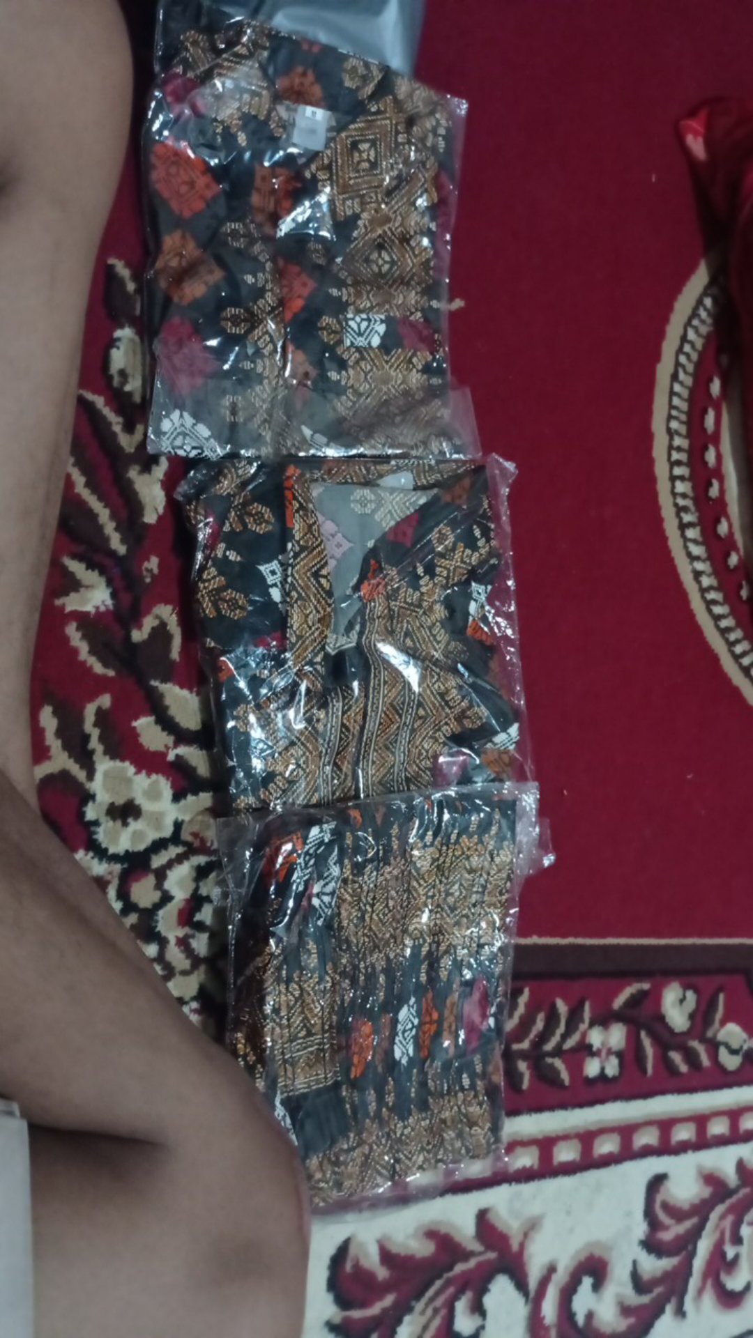 Couple Batik / Baju Batik Couple Rok Plisket Duyung Set Kemeja Batik Pria / Couple Sarimbit Keluarga