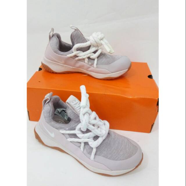 Sepatu Cwek NIKE CITY LOOP