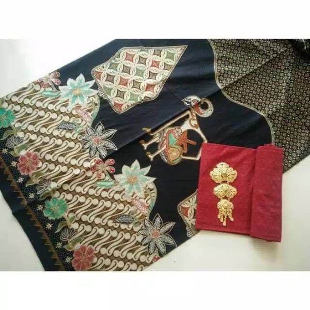 Kain Batik Solo Gunungan Wayang