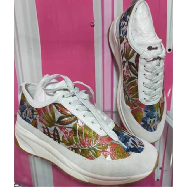 Sepatu rotelli size 38