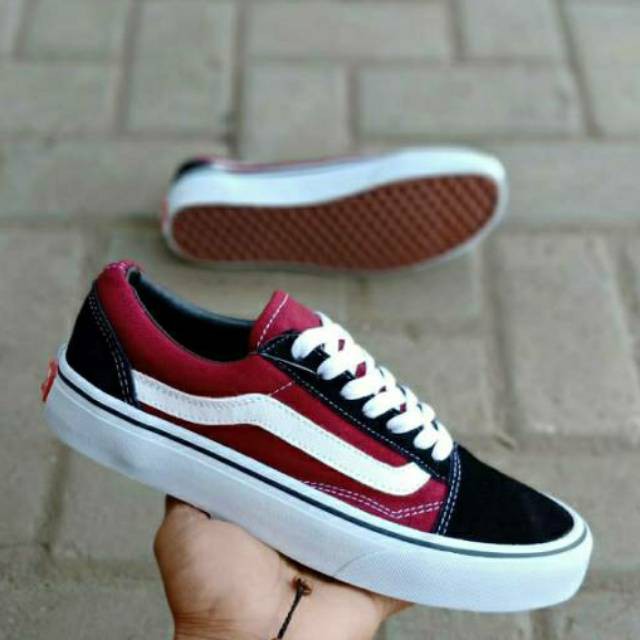 VANS OLD SKOOL HITAM MAROON +INCLUDE BOX Vans Old Skool Mono Black Maroon