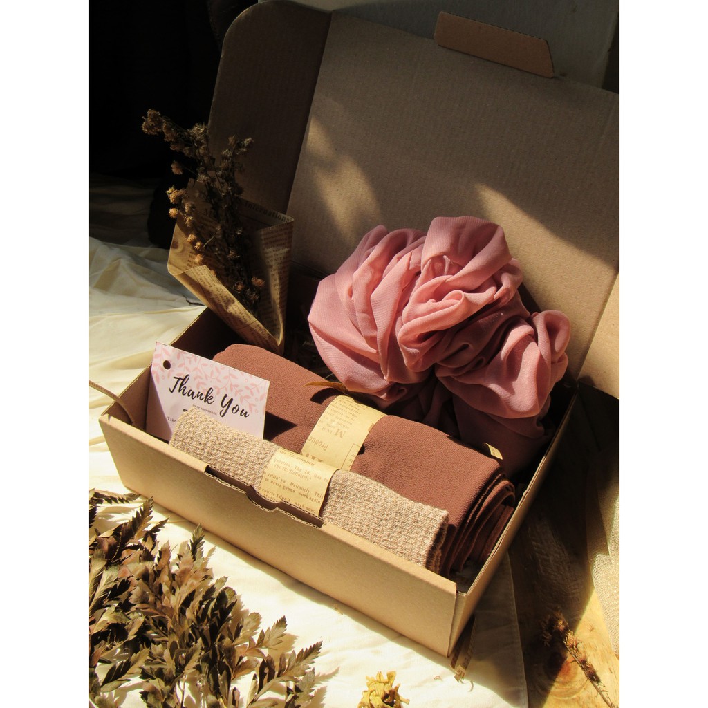 Hampers Hijab Gift Box Hijab Kado Wisuda Hampers Kado Ulang Tahun Gift Box