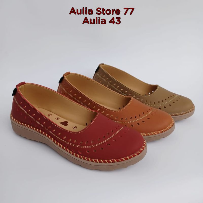 Sepatu Slip on kickers Wanita kekinian (Aulia 43)