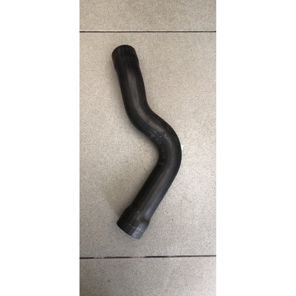 SELANG RADIATOR ATAS BMW E30 M40