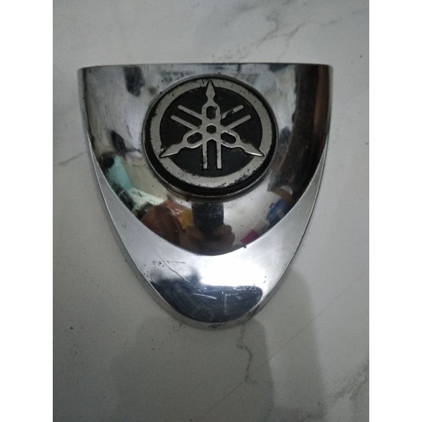 Logo Emblem Panel Dasi Dada Depan Yamaha Fizr Ori