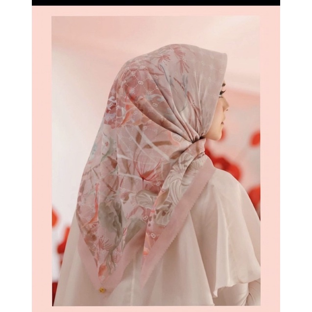 preloved Xanadu scarf taffy