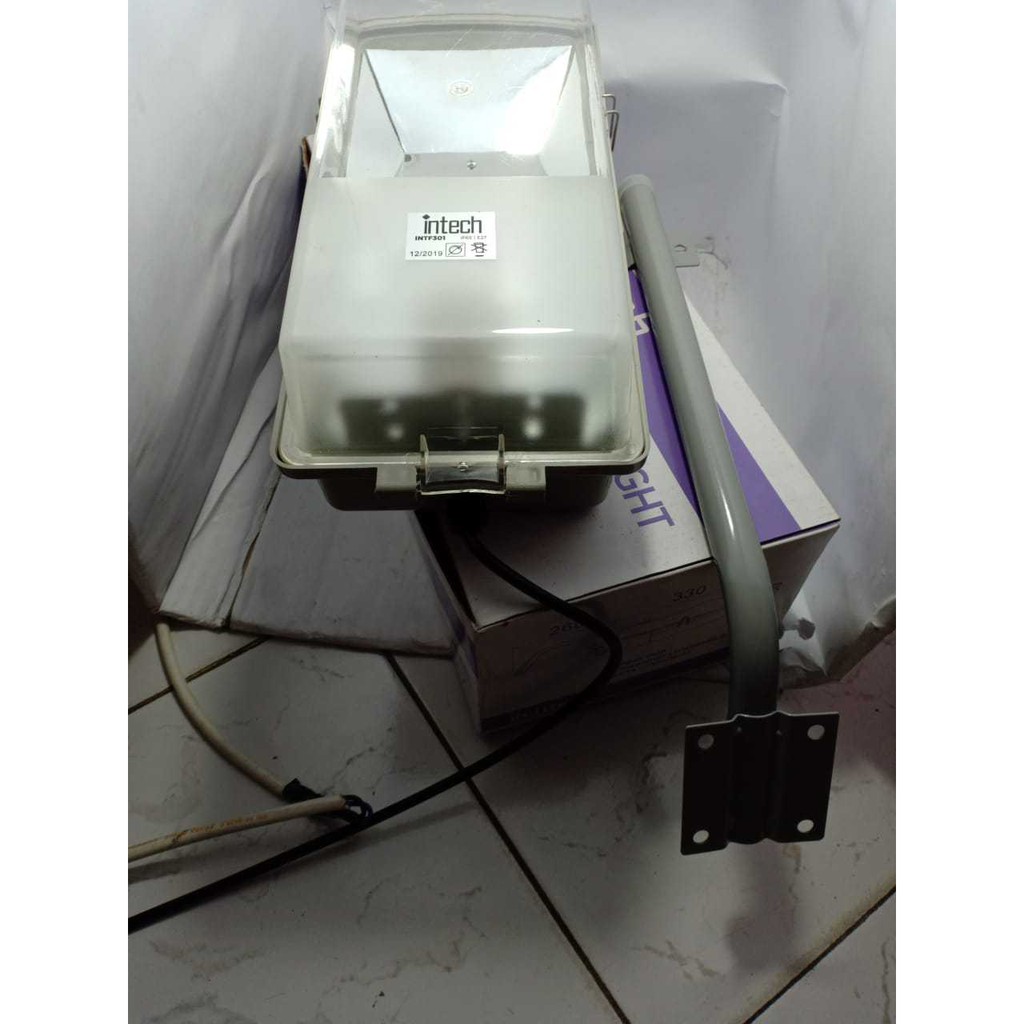 Intech INTF301 Kap Lampu jalan