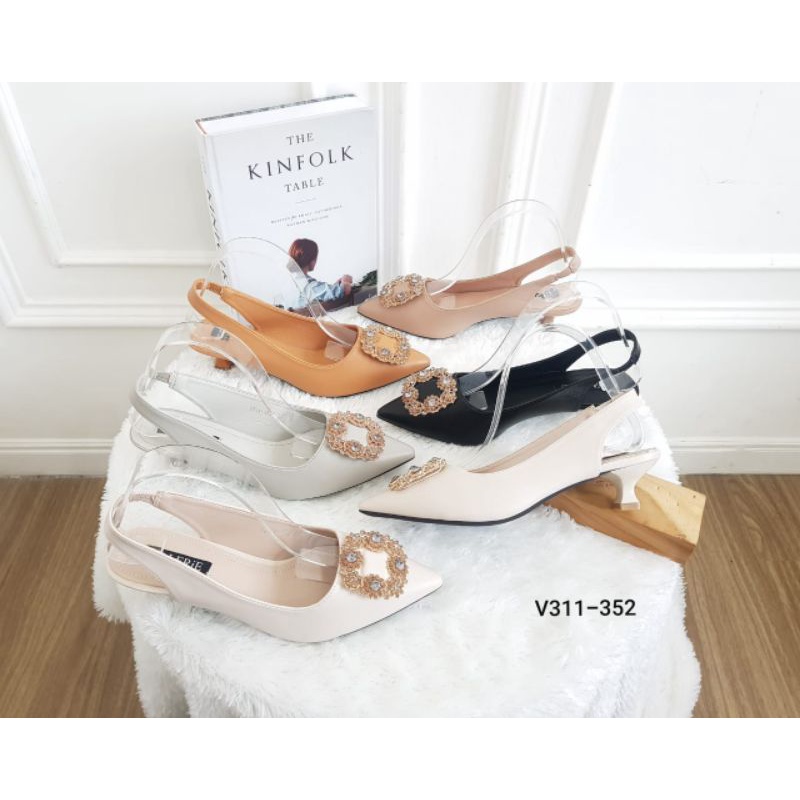 Valerie Heels tali belakang