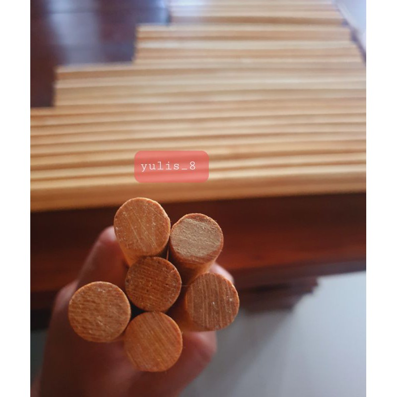 kayu DOWEL diameter 1-1,2cm sudah di cllear 70cm-110cm