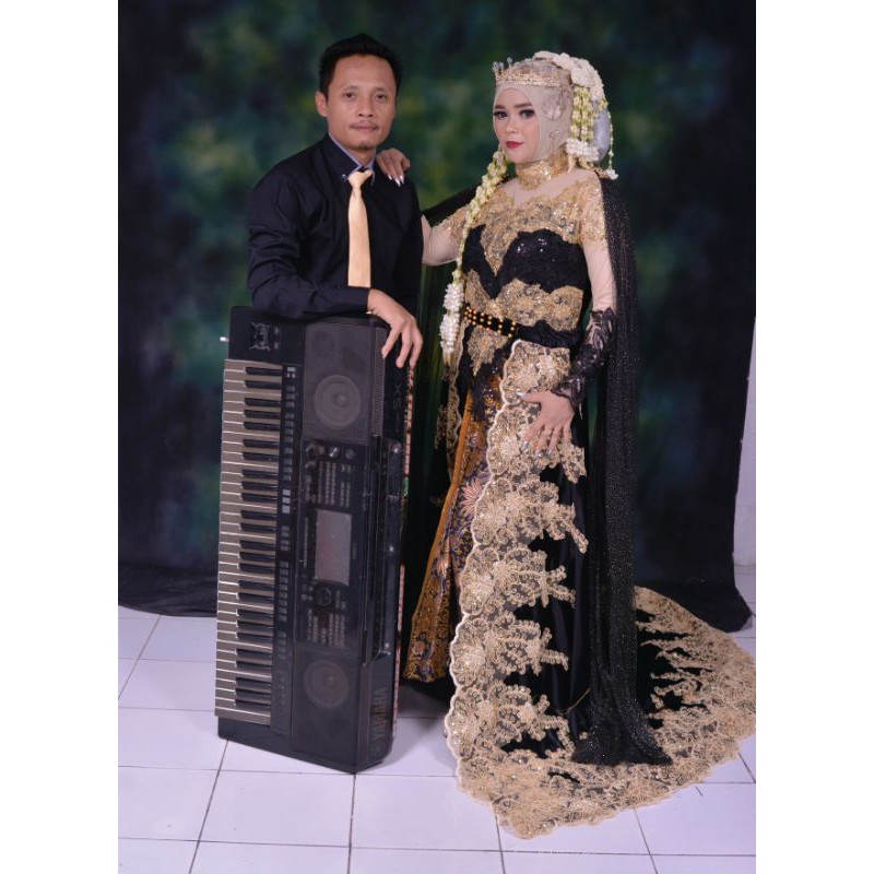 atasan kebaya plus ekor beludru