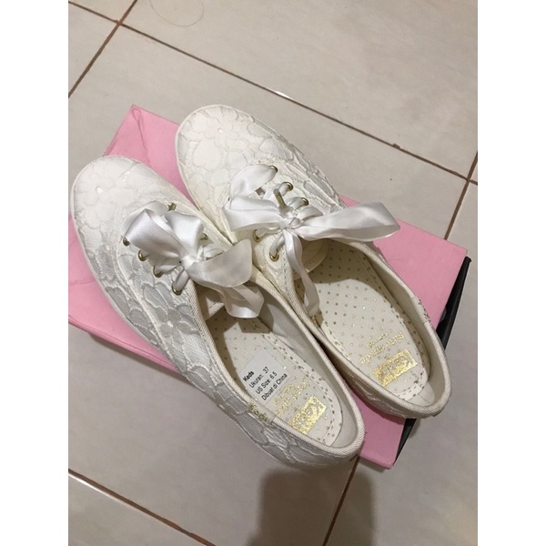 sepatu keds
