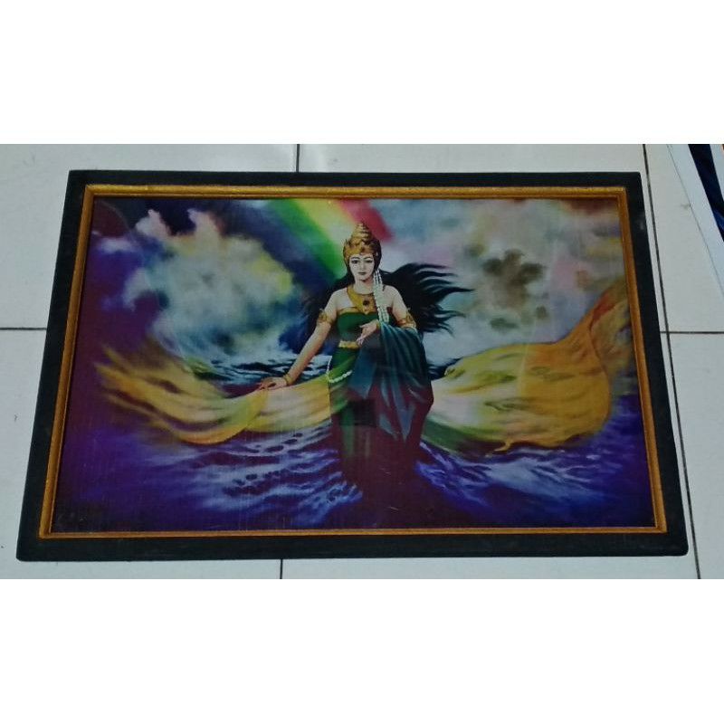 lukisan cetak NYI Roro kidul pelangi  plus bingkai UK 65×45.