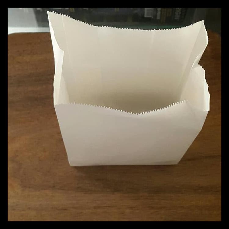 

paper bag / kantong kertas putih untuk roti, fried chicken, snack dll BERMUTU