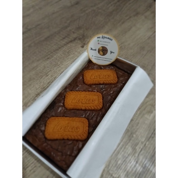 

Brownies Panggang Topping Lotus Biscoff uk.10x20 (Tanpa Sekat)