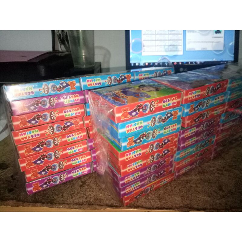 KADO HADIAH MAINAN DAN uang tunai langsung
