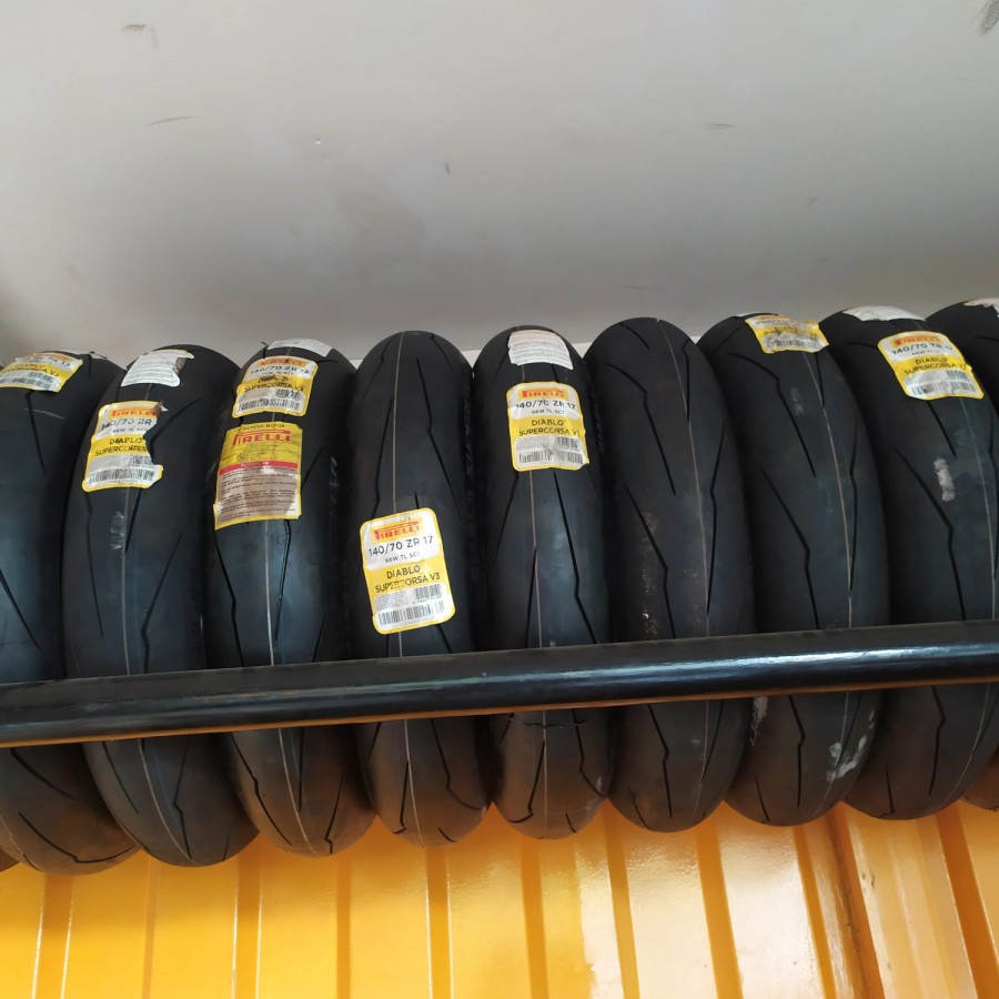 PIRELLI IMPORT SALE BAN SEPASANG 140/70/17 & 150/60/17 SUPERCORSA V3
