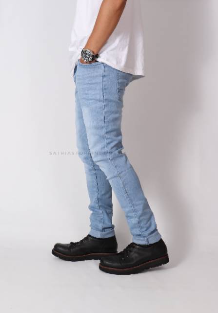 Celana panjang pria skinny sky blue wishker