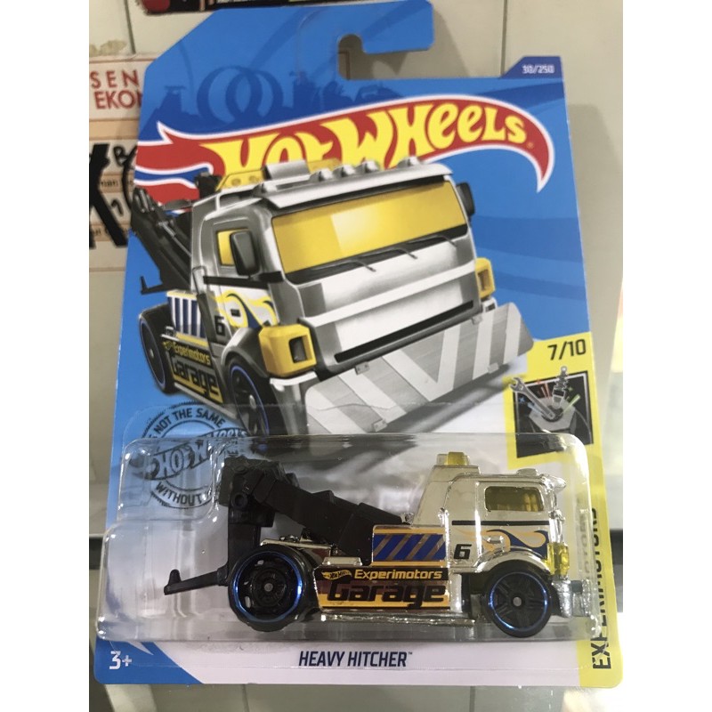Hot Wheels Heavy Hitcher truk towing silver