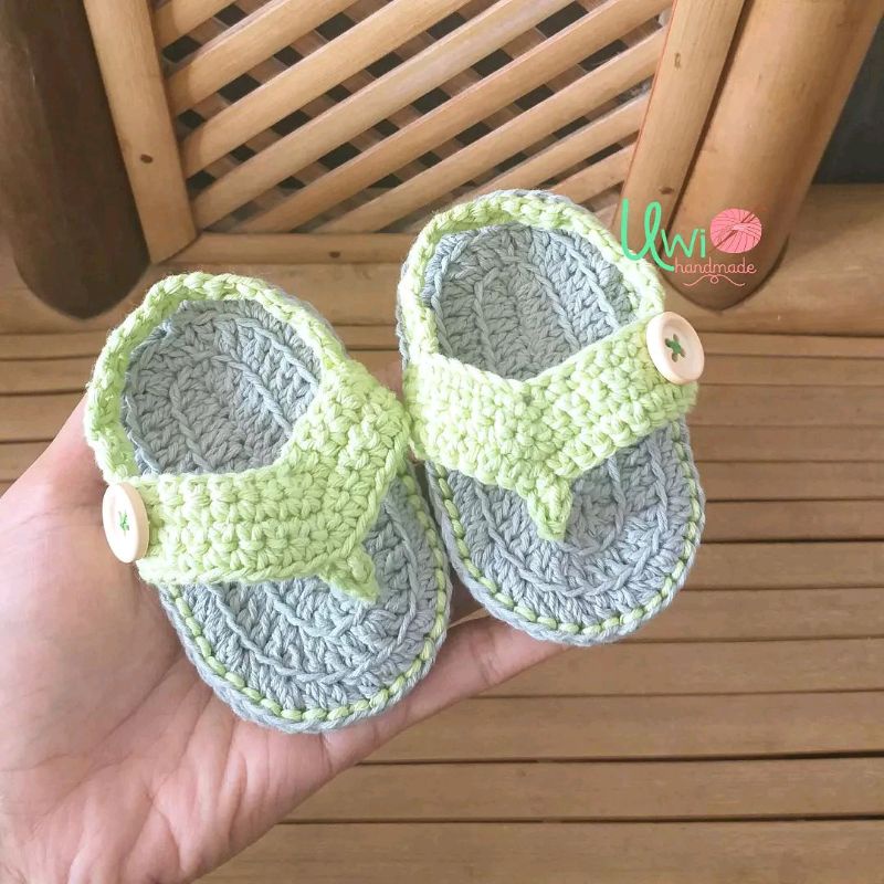 Sandal Rajut Jepit Bayi