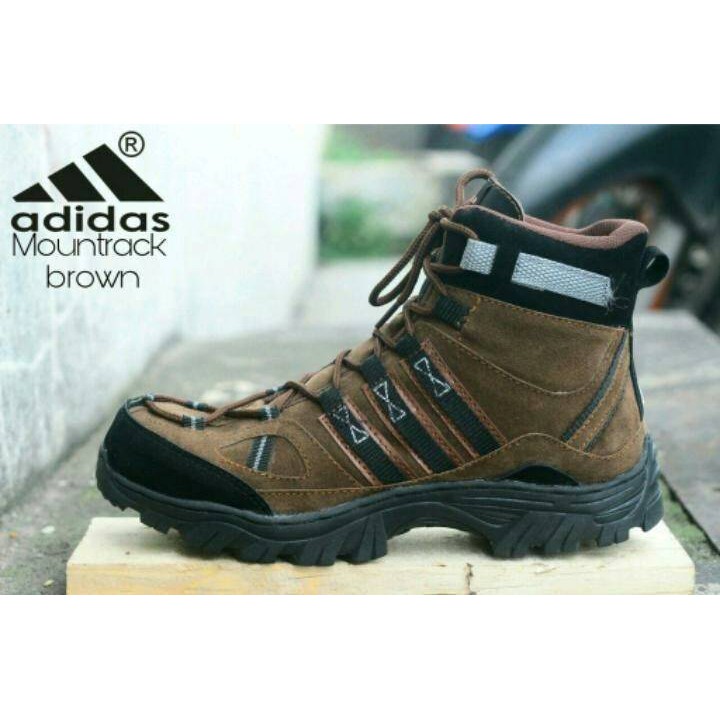 ADIDAS MOUNTRACK / BOOTS / DELTA SHOES PRIA MURAH BERKUALITAS