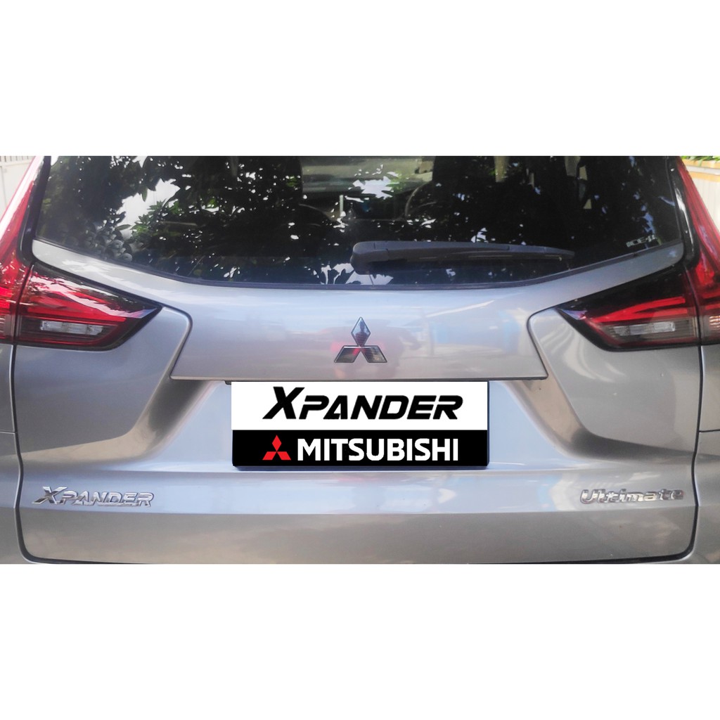 Sticker Emblem Logo Mitsubishi Xpander Depan Belakang - Motif Carbon