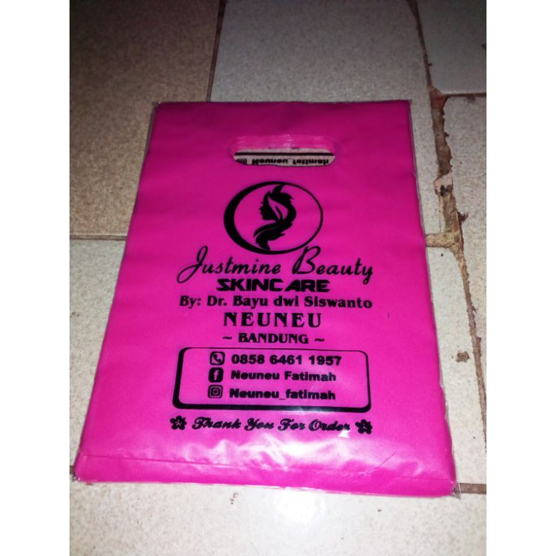 

Plastik plus sablon nama Olshop ukuran 25x35 isi 200pcs