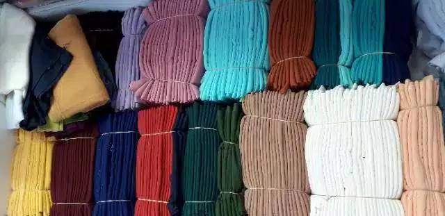 Hijab segi empat paris premium polos by : catlyn carla-7
