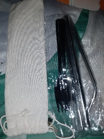 Sendok Garpu Dan Sedotan Stainless