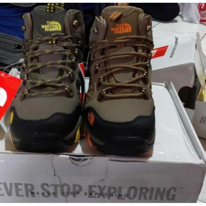 Sepatu TNF original Vietnam