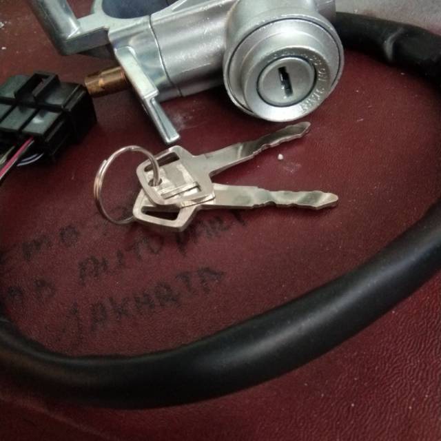 Kunci kontak Starter mitsubishi L300 Bensin / Disel