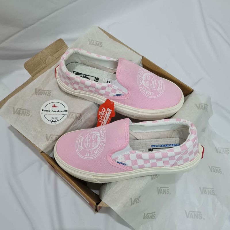 Sepatu Vans Slip On Crazy World White Pink