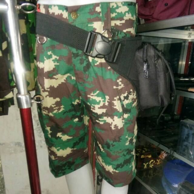 Celana blackhawk pendek motif loreng