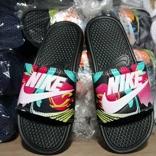  SANDAL  SLIPPERS NIKE  JDI BENASSI FLORAL RED SANDAL  FLIP 