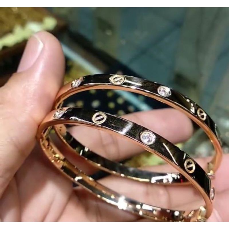 GELANG TITANIUM CARTIER EMAS WANITA MODEL OVAL ANTI KARAT DAN TIDAK MUDAH LUNTUR STAINLEES STEEL TERLARIS