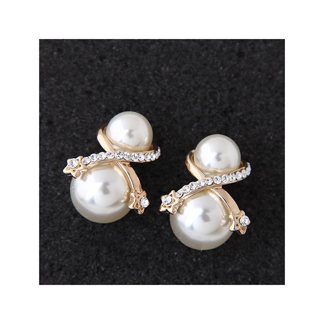 LRC Anting Tusuk Fashion Gold Metal Pearl Earrings A57337
